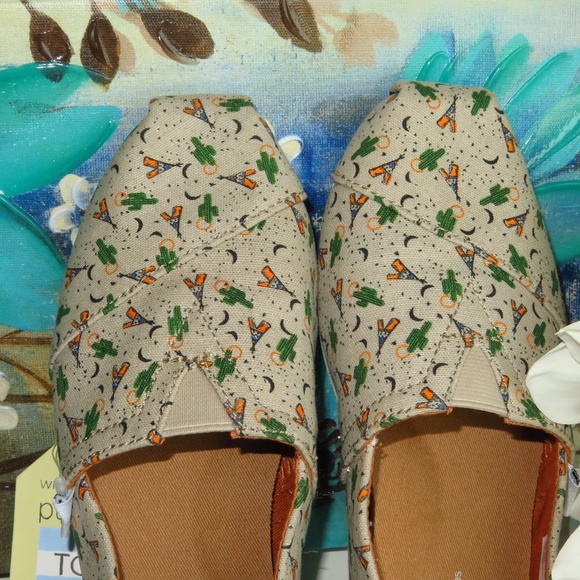 *NEW* Toms Classic Oxford Tan Teepee Flats Sz 6 - Picture 3 of 8